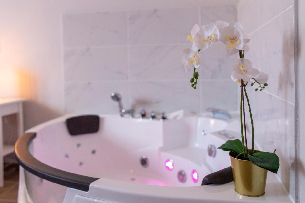 Loc Trotteur Le Cacao - Balneo, Gare Lourdes Appartement Buitenkant foto